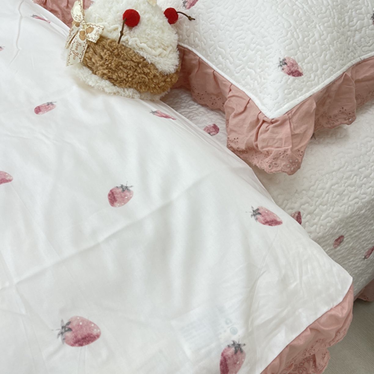 91家纺网 家纺一手货源 找家纺 禧瑞谷 2026新款法式纯棉床盖韩版花边床盖三件套四件套 奶油草莓