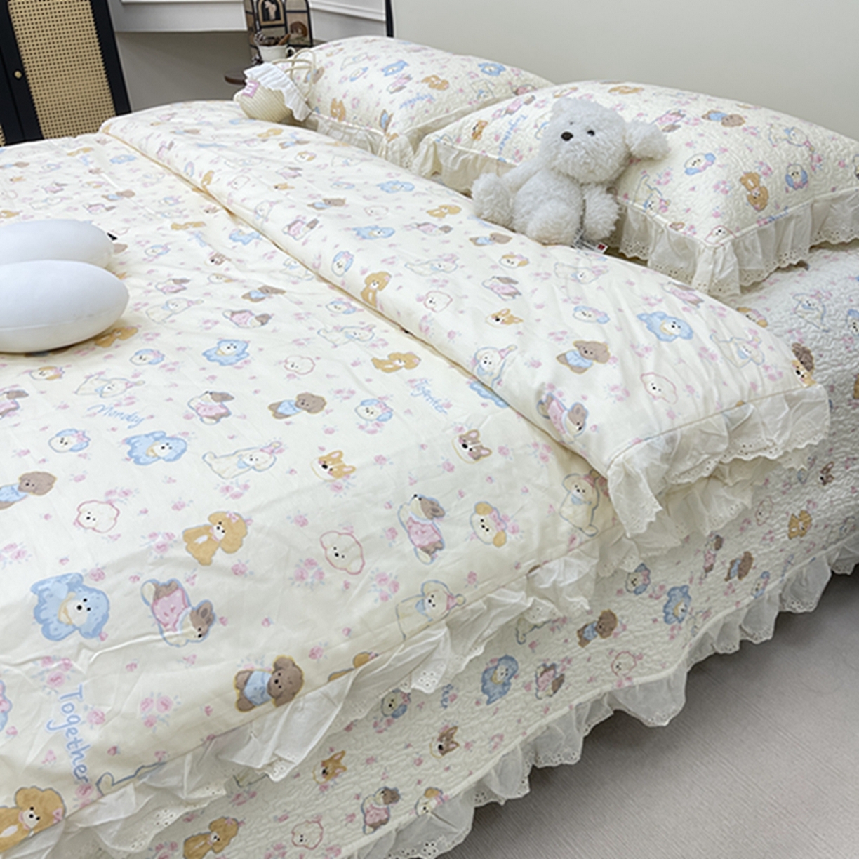 91家纺网 家纺一手货源 找家纺 禧瑞谷 2026新款法式纯棉床盖韩版花边床盖三件套四件套 奶油小狗