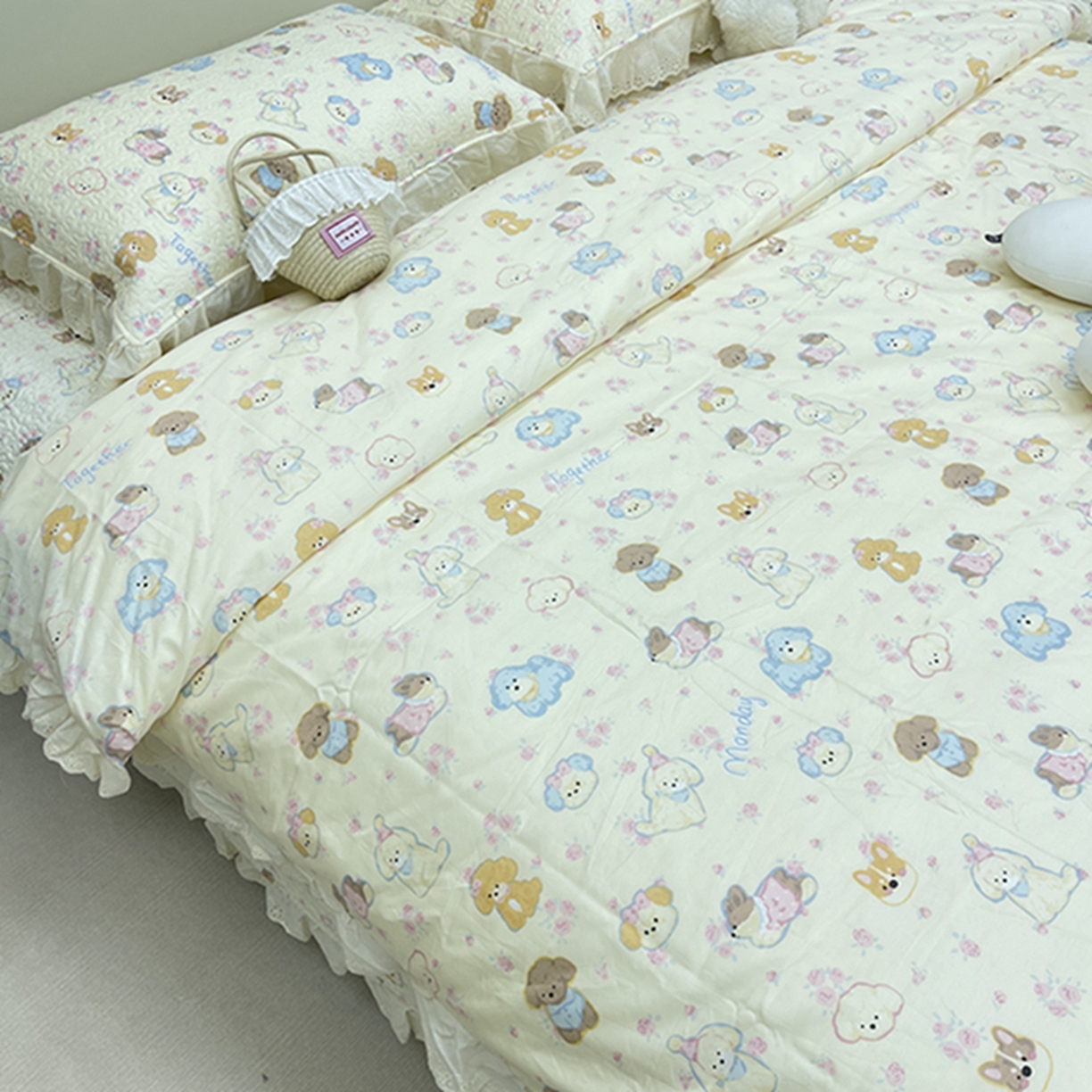 91家纺网 家纺一手货源 找家纺 禧瑞谷 2026新款法式纯棉床盖韩版花边床盖三件套四件套 奶油小狗