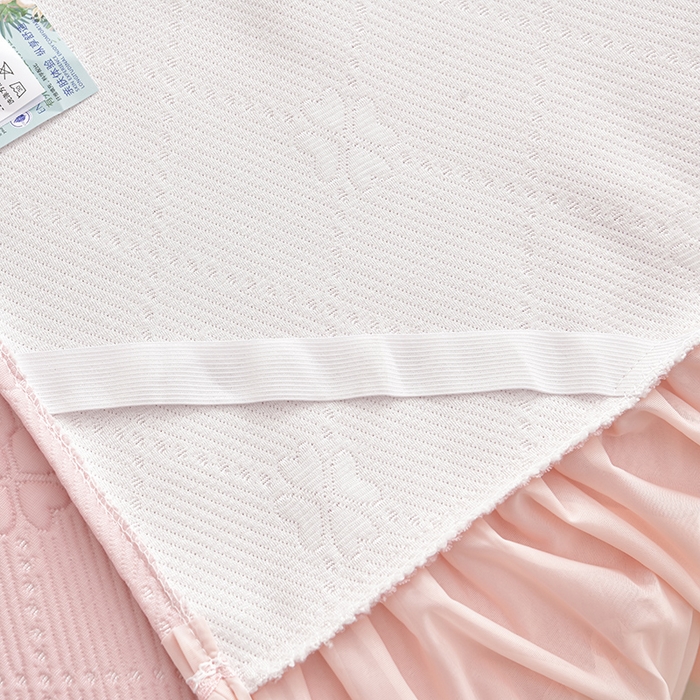 91家纺网 家纺一手货源 找家纺 畅畅家纺 2026春夏新款聚乙烯中分子凉感冰感凉豆豆凉席席子床裙三件套幸运草 幸运草-粉