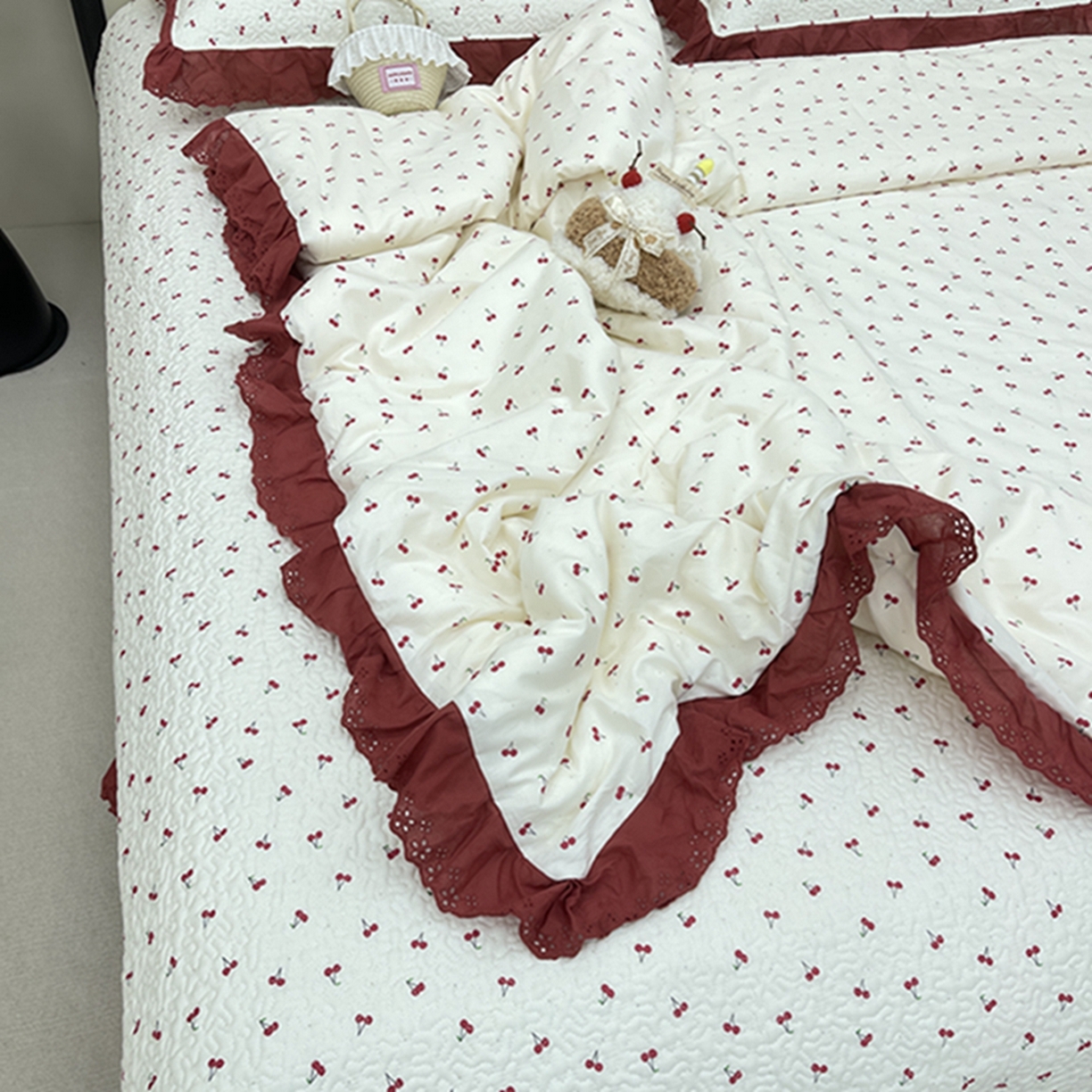 91家纺网 家纺一手货源 找家纺 禧瑞谷 2026新款法式纯棉床盖韩版花边床盖三件套四件套 小红果