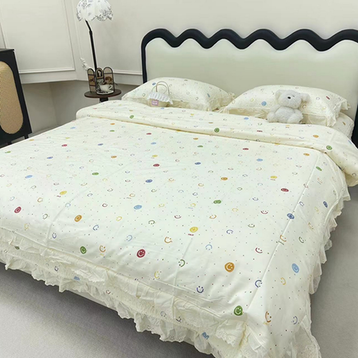 91家纺网 家纺一手货源 找家纺 禧瑞谷 2026新款法式纯棉床盖韩版花边床盖三件套四件套 笑脸