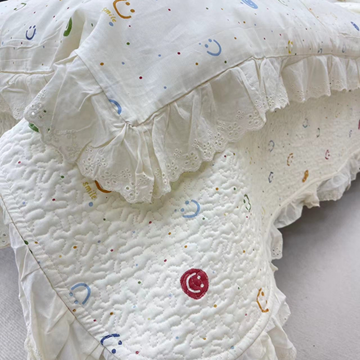 91家纺网 家纺一手货源 找家纺 禧瑞谷 2026新款法式纯棉床盖韩版花边床盖三件套四件套 笑脸