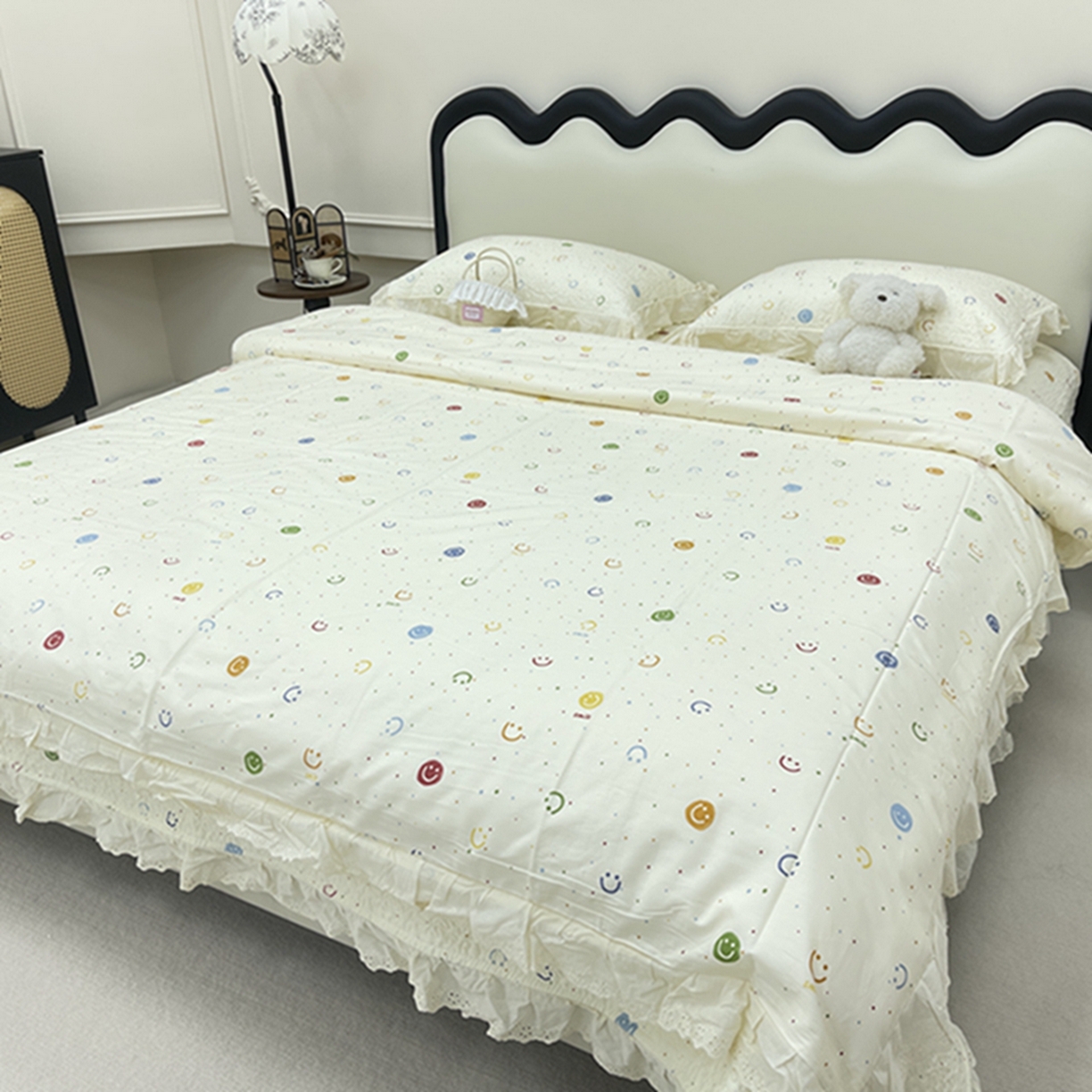 91家纺网 家纺一手货源 找家纺 禧瑞谷 2026新款法式纯棉床盖韩版花边床盖三件套四件套 笑脸