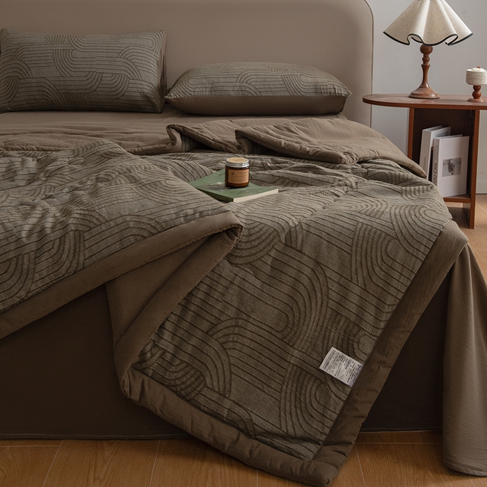 91家纺网 家纺一手货源 找家纺 恋人优选 2026新款浮光全棉提花夏被空调被 浮光咖