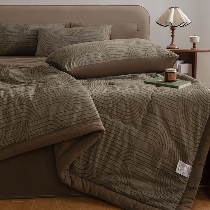 91家纺网 家纺一手货源 找家纺 恋人优选 2026新款浮光全棉提花夏被空调被 浮光咖