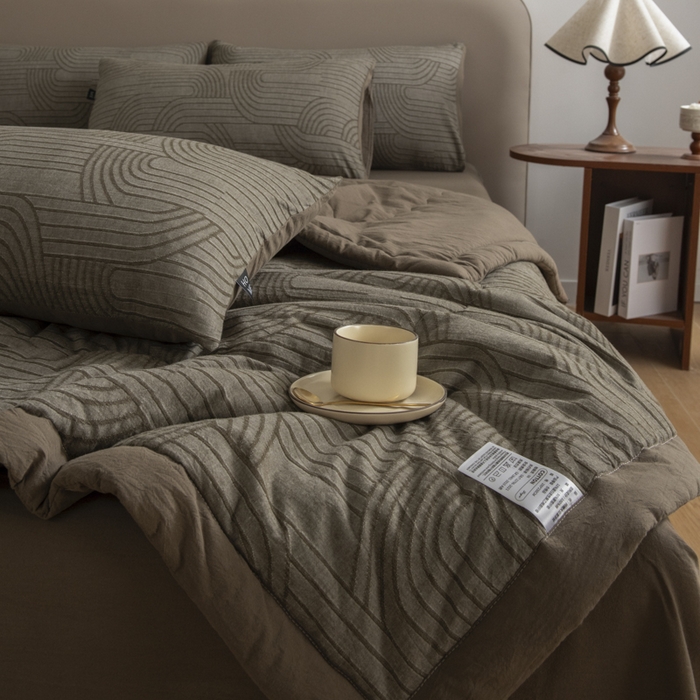 91家纺网 家纺一手货源 找家纺 恋人优选 2026新款浮光全棉提花夏被空调被 浮光咖