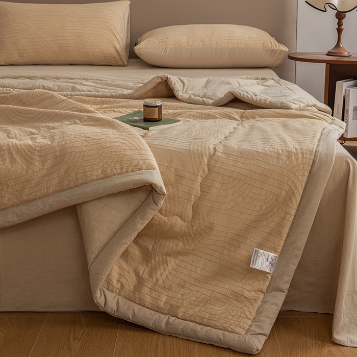 91家纺网 家纺一手货源 找家纺 恋人优选 2026新款浮光全棉提花夏被空调被 浮光卡其