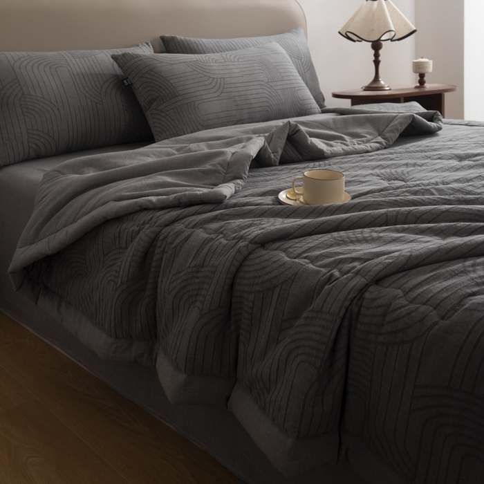 91家纺网 家纺一手货源 找家纺 恋人优选 2026新款浮光全棉提花夏被空调被 浮光灰