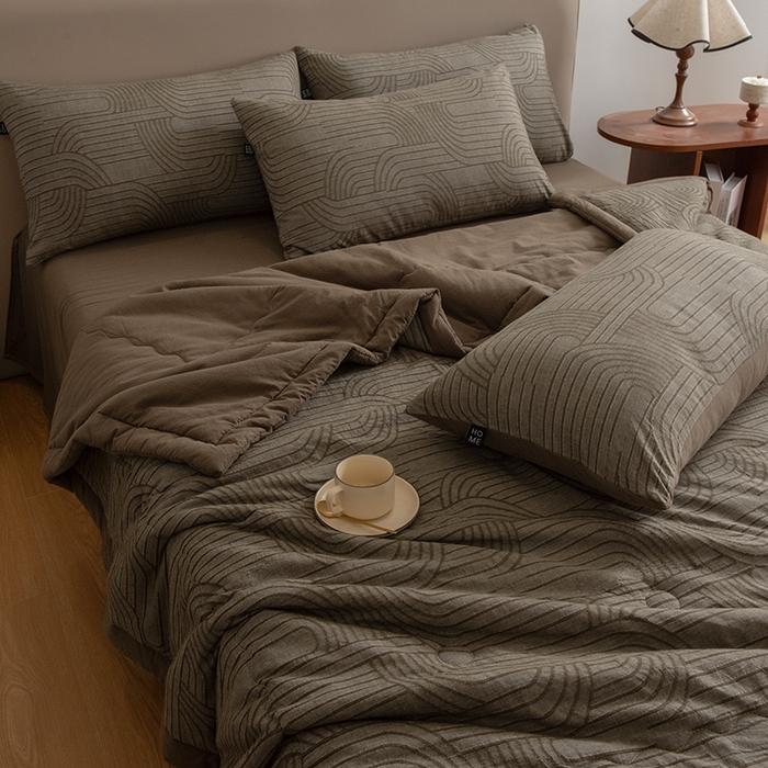 91家纺网 家纺一手货源 找家纺 恋人优选 2026新款浮光全棉提花夏被空调被 浮光咖