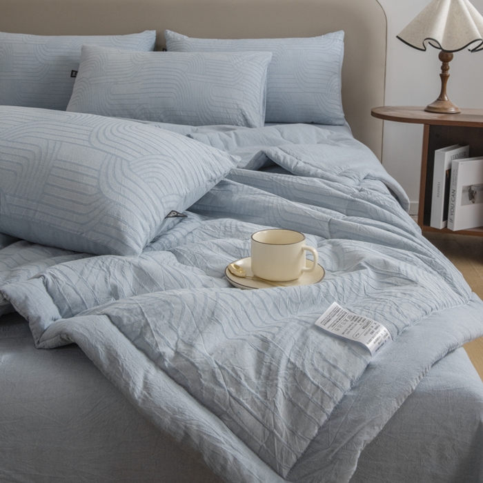 91家纺网 家纺一手货源 找家纺 恋人优选 2026新款浮光全棉提花夏被空调被 浮光兰