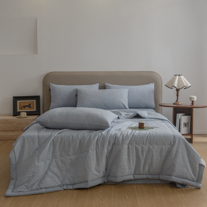 91家纺网 家纺一手货源 找家纺 恋人优选 2026新款浮光全棉提花夏被空调被 浮光兰