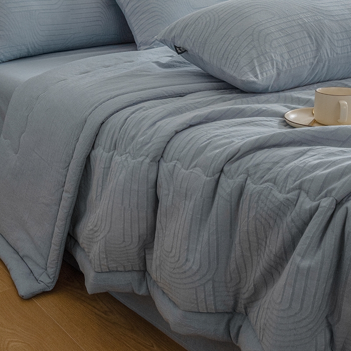 91家纺网 家纺一手货源 找家纺 恋人优选 2026新款浮光全棉提花夏被空调被 浮光兰