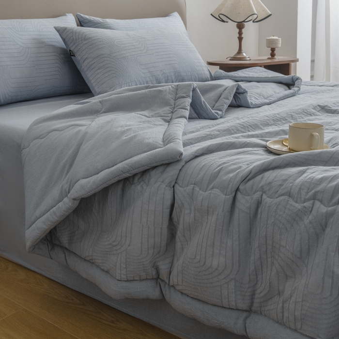 91家纺网 家纺一手货源 找家纺 恋人优选 2026新款浮光全棉提花夏被空调被 浮光兰