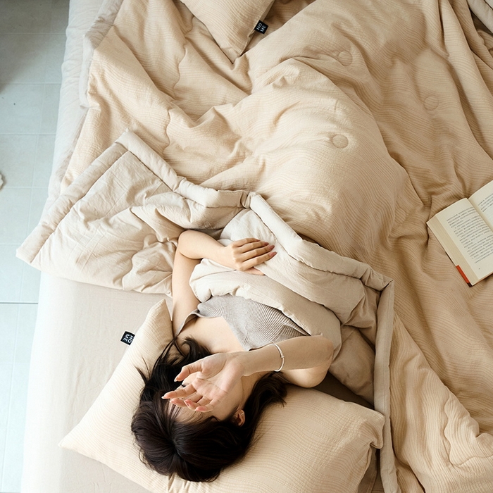 91家纺网 家纺一手货源 找家纺 恋人优选 2026新款A类全棉色织水洗棉提花夏被空调被 大波浪卡其