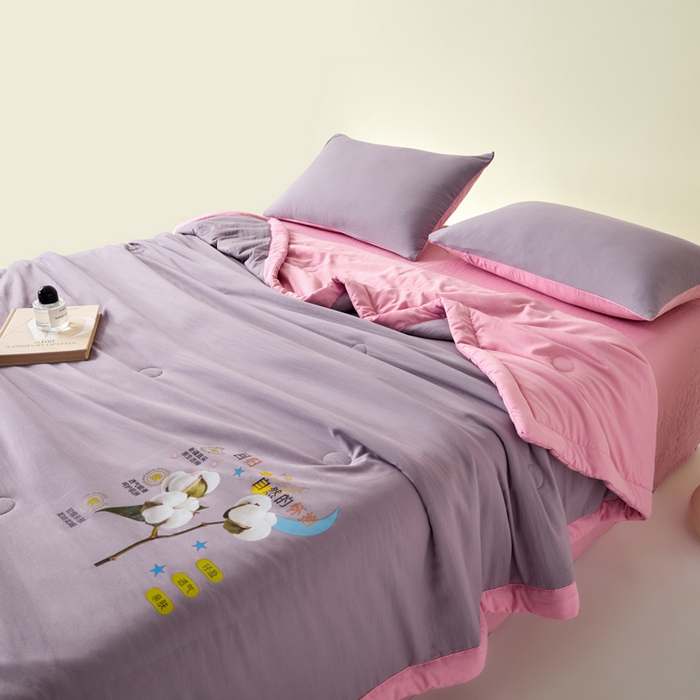 91家纺网 家纺一手货源 找家纺 卡斯诺家纺馆 2026新款水洗棉棉花夏被四件套 魅紫浅粉