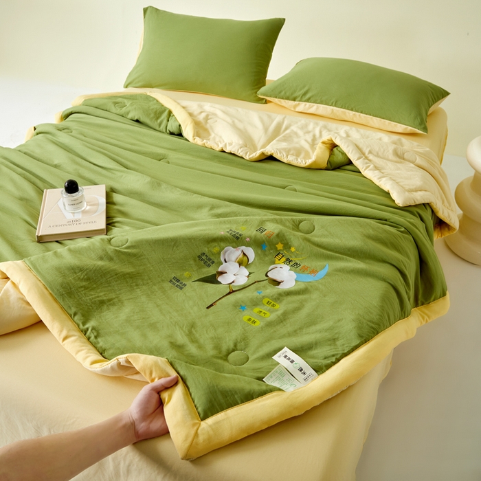 91家纺网 家纺一手货源 找家纺 卡斯诺家纺馆 2026新款水洗棉棉花夏被四件套 茶绿奶黄
