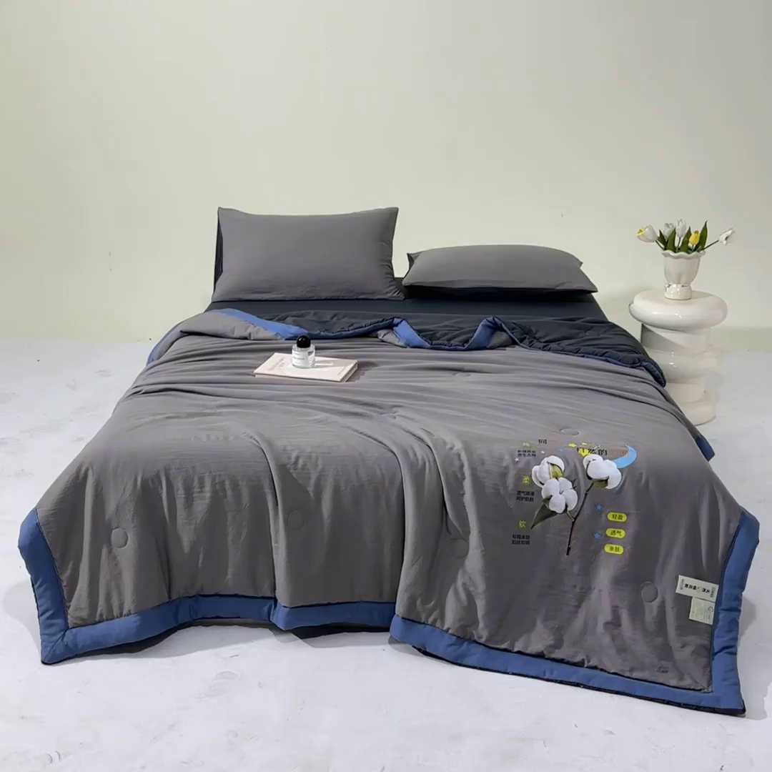 91家纺网 家纺一手货源 找家纺 卡斯诺家纺馆 2026新款水洗棉棉花夏被四件套 浅灰深灰