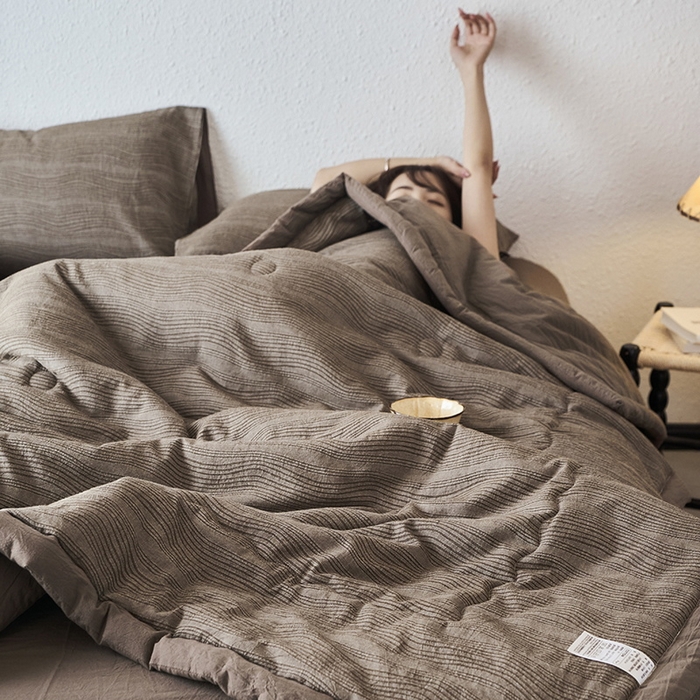 91家纺网 家纺一手货源 找家纺 恋人优选 2026新款A类全棉色织水洗棉提花夏被空调被 大波浪咖