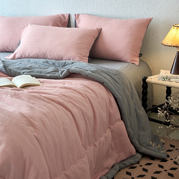 91家纺网 家纺一手货源 找家纺 恋人优选 2026新款A类全棉色织水洗棉提花夏被空调被 大波浪粉