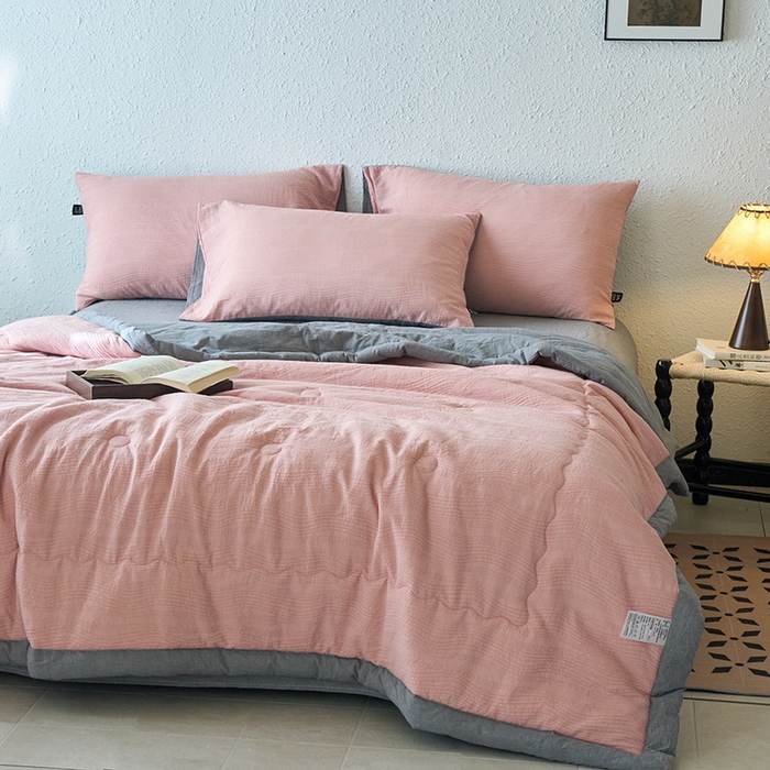 91家纺网 家纺一手货源 找家纺 恋人优选 2026新款A类全棉色织水洗棉提花夏被空调被 大波浪粉