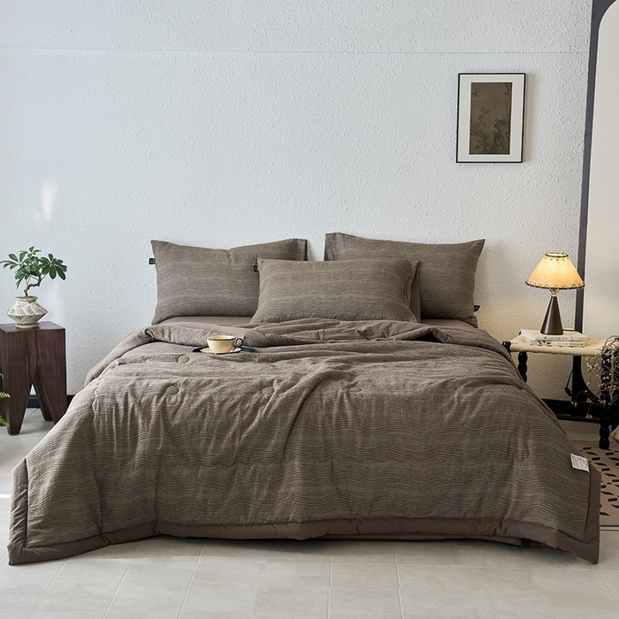 91家纺网 家纺一手货源 找家纺 恋人优选 2026新款A类全棉色织水洗棉提花夏被空调被 大波浪咖