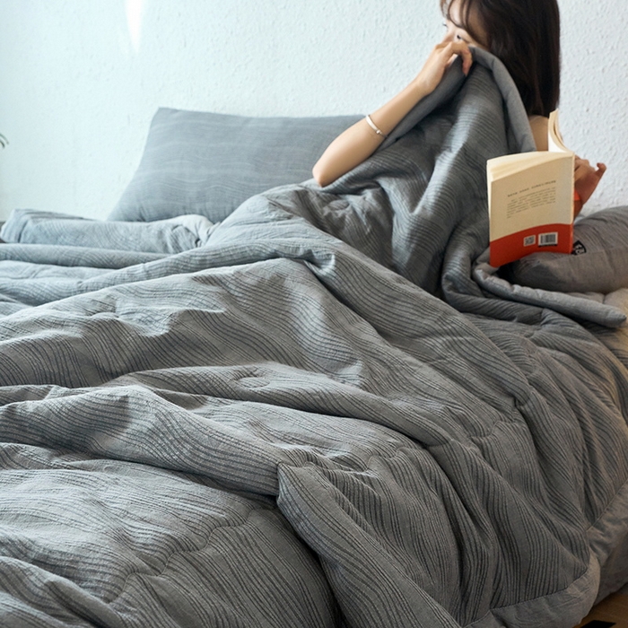 91家纺网 家纺一手货源 找家纺 恋人优选 2026新款A类全棉色织水洗棉提花夏被空调被 大波浪灰