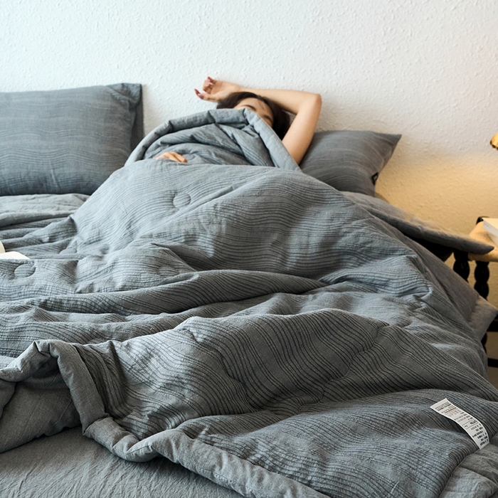 91家纺网 家纺一手货源 找家纺 恋人优选 2026新款A类全棉色织水洗棉提花夏被空调被 大波浪灰