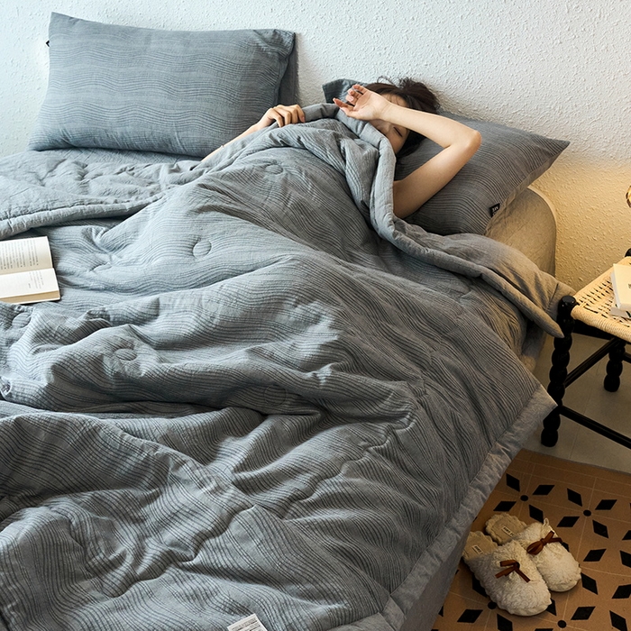 91家纺网 家纺一手货源 找家纺 恋人优选 2026新款A类全棉色织水洗棉提花夏被空调被 大波浪灰