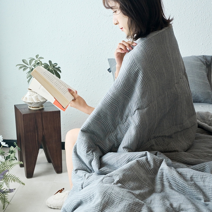 91家纺网 家纺一手货源 找家纺 恋人优选 2026新款A类全棉色织水洗棉提花夏被空调被 大波浪灰