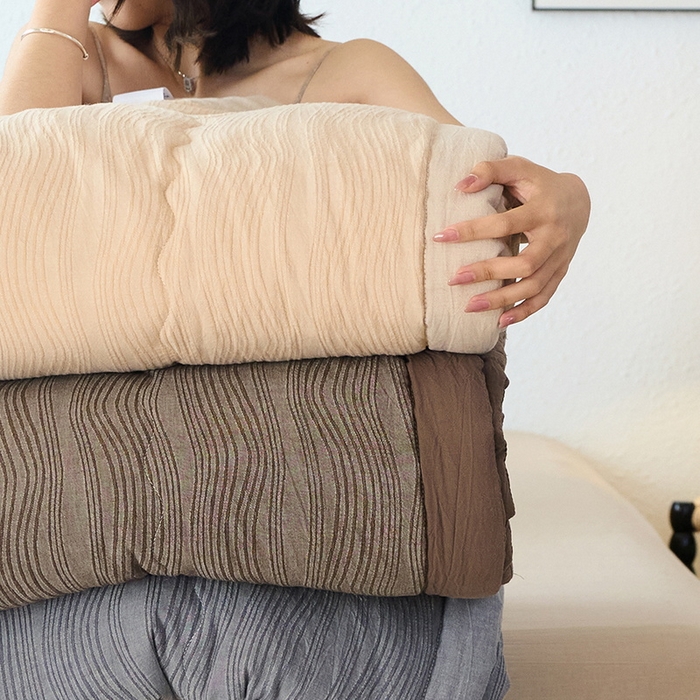 91家纺网 家纺一手货源 找家纺 恋人优选 2026新款A类全棉色织水洗棉提花夏被空调被 组合图仅供展示