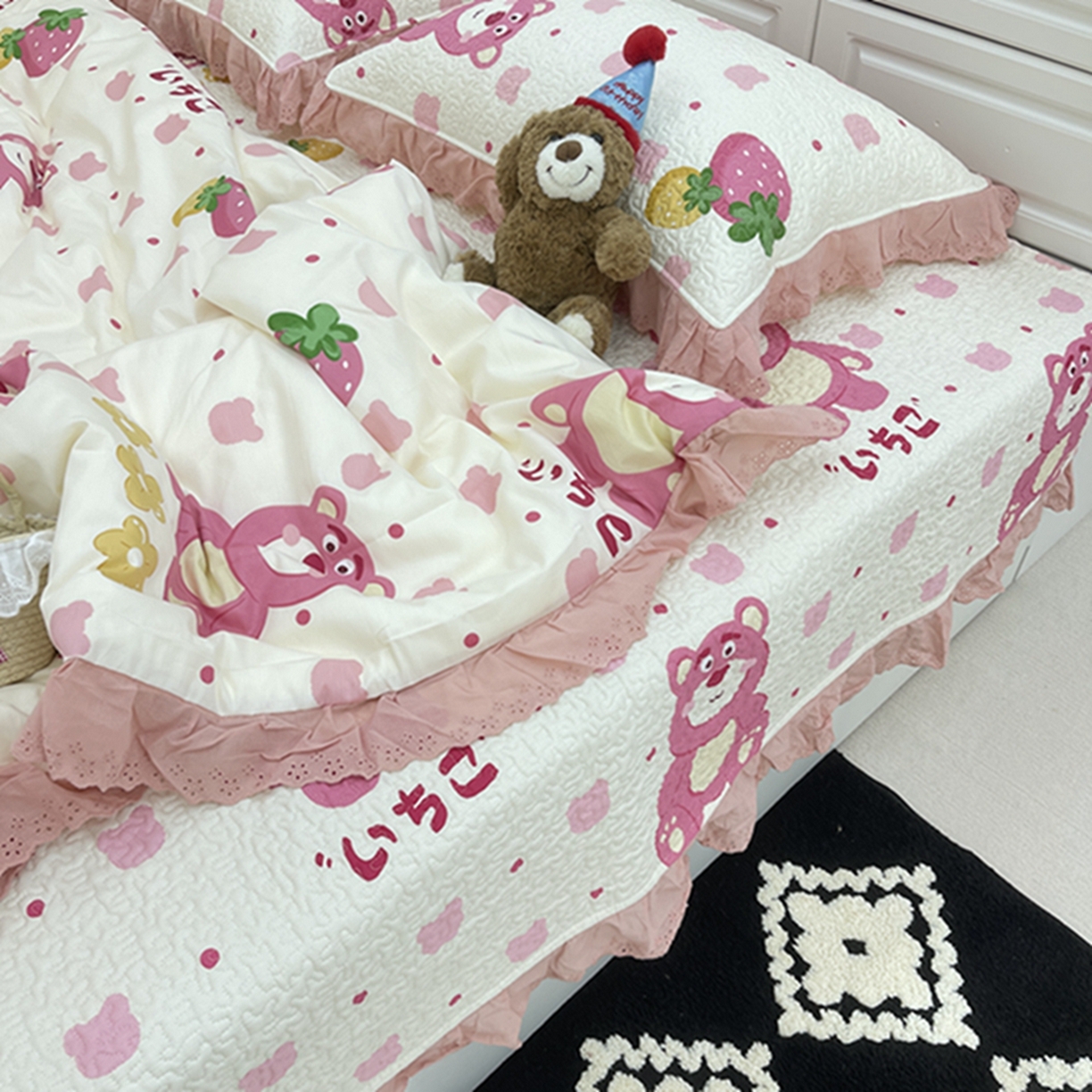 91家纺网 家纺一手货源 找家纺 禧瑞谷 2026法式纯棉绗缝全棉榻榻米床盖防滑加厚纯棉床单夹棉三件套床盖纯棉东北农大炕盖 草莓熊