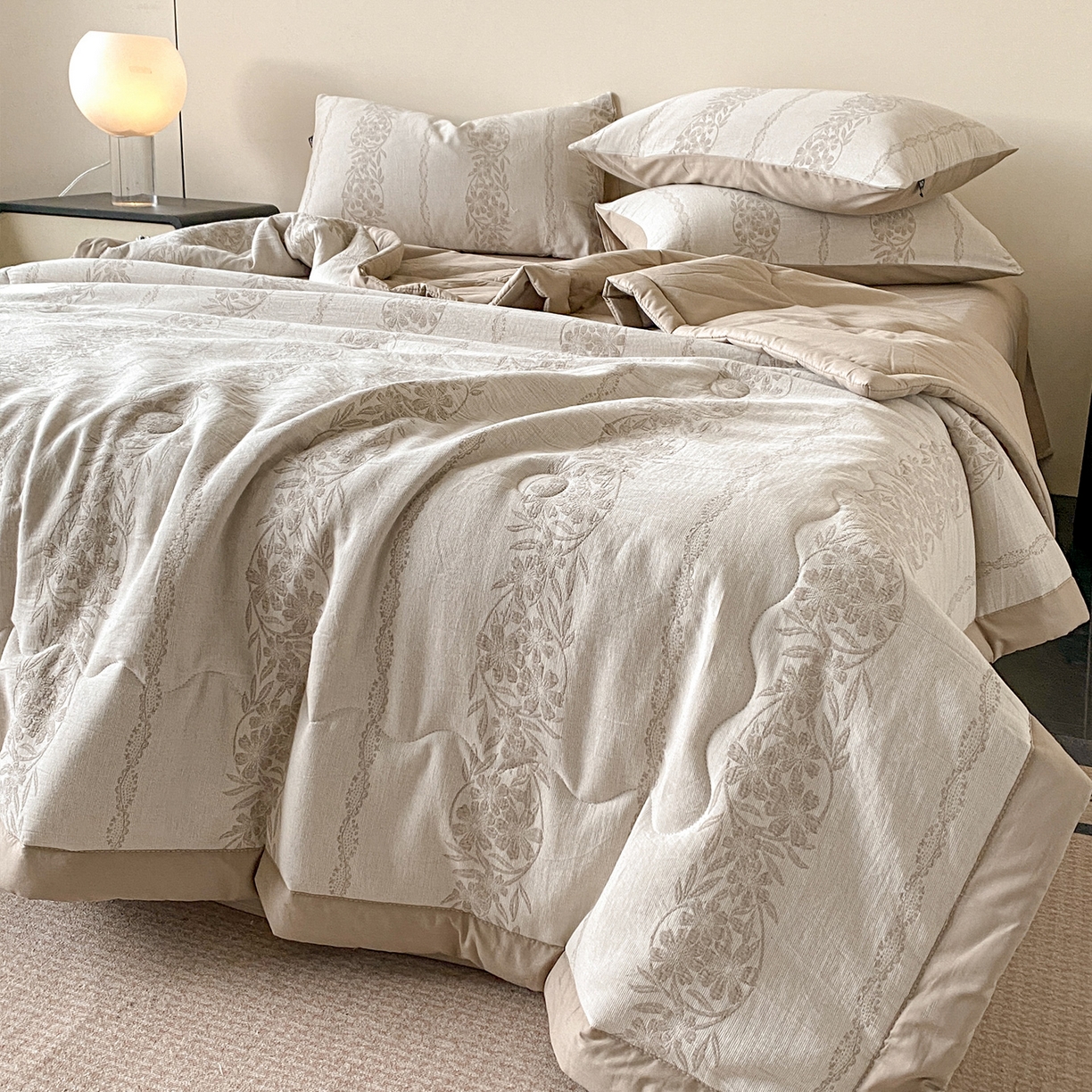 91家纺网 家纺一手货源 找家纺 恋人优选 2026新款全棉三层提花夏被空调被 花蔓吟-咖