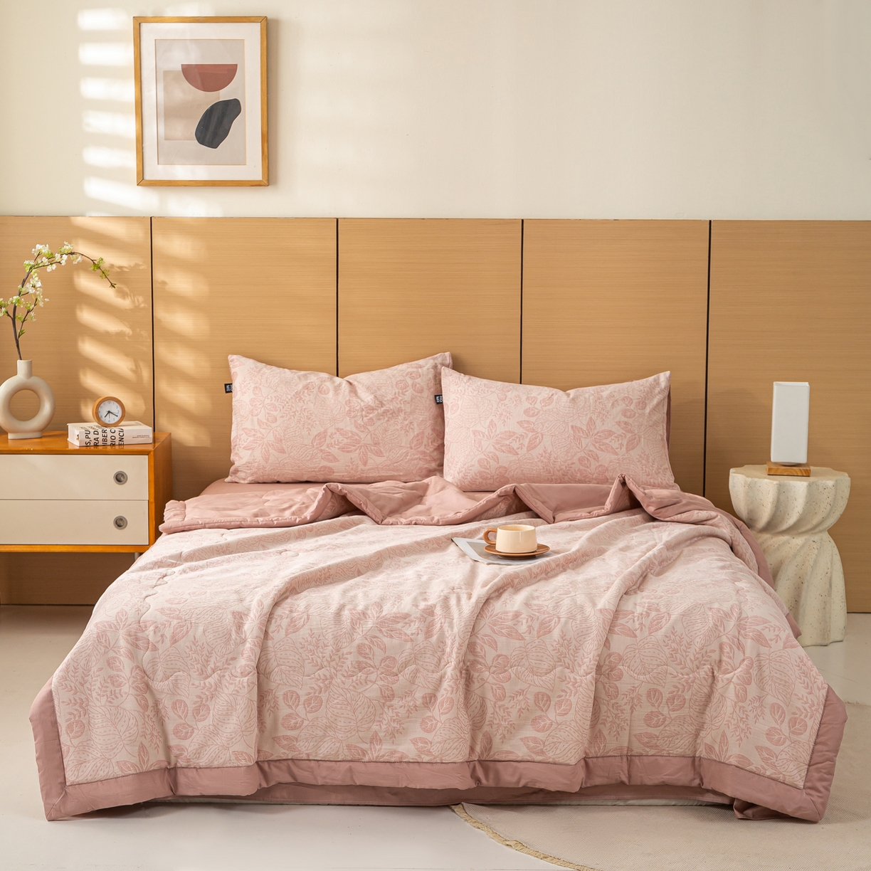 91家纺网 家纺一手货源 找家纺 恋人优选 2026新款全棉三层提花夏被空调被 茎叶时光-粉