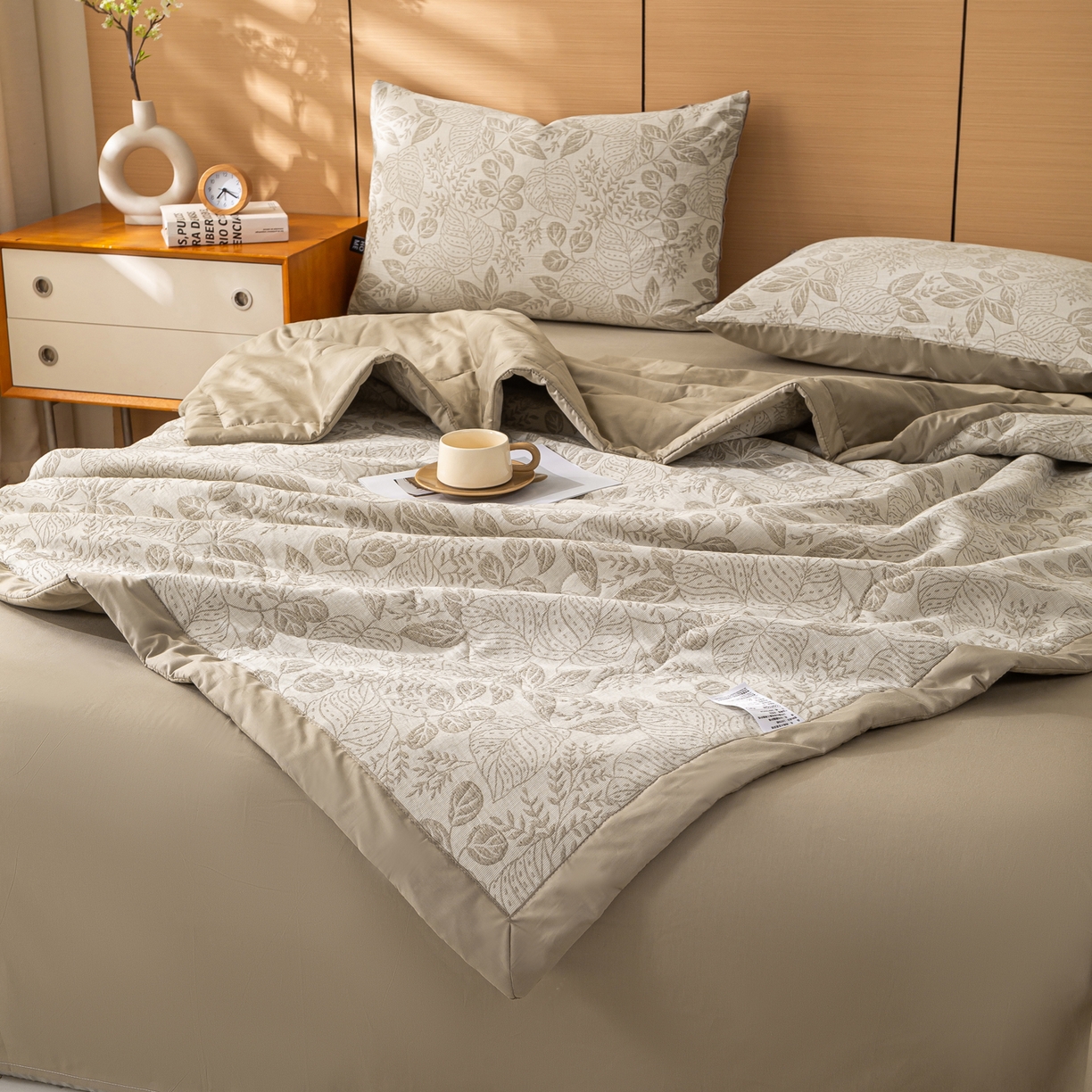 91家纺网 家纺一手货源 找家纺 恋人优选 2026新款全棉三层提花夏被空调被 茎叶时光-咖