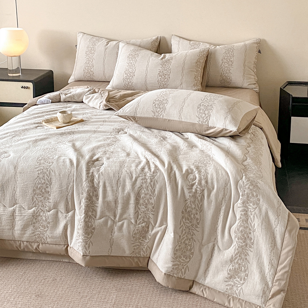 91家纺网 家纺一手货源 找家纺 恋人优选 2026新款全棉三层提花夏被空调被 花蔓吟-咖