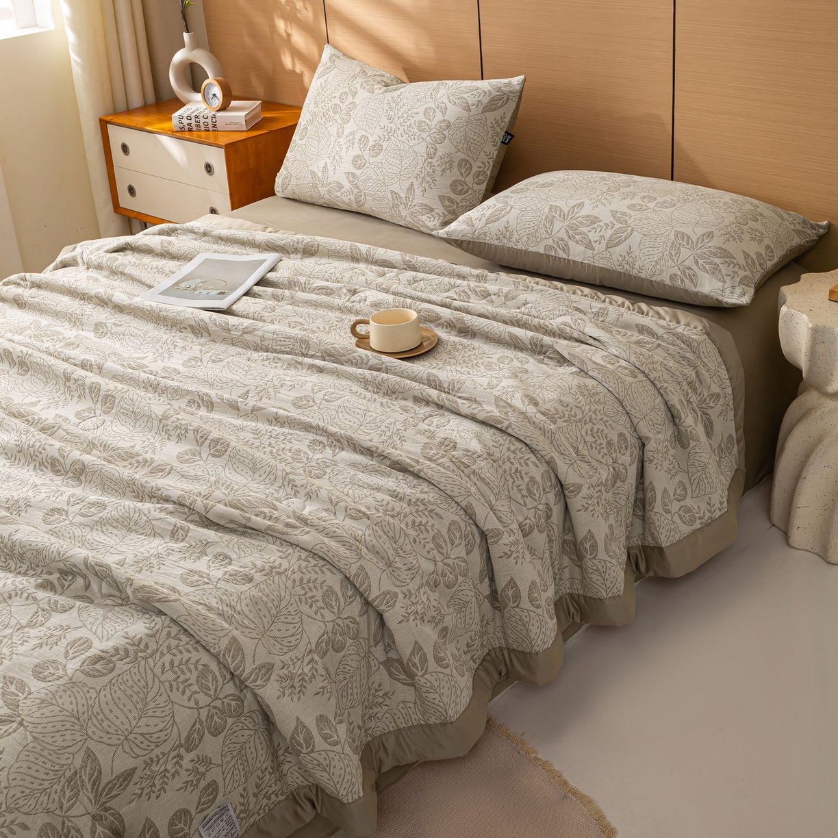 91家纺网 家纺一手货源 找家纺 恋人优选 2026新款全棉三层提花夏被空调被 茎叶时光-咖