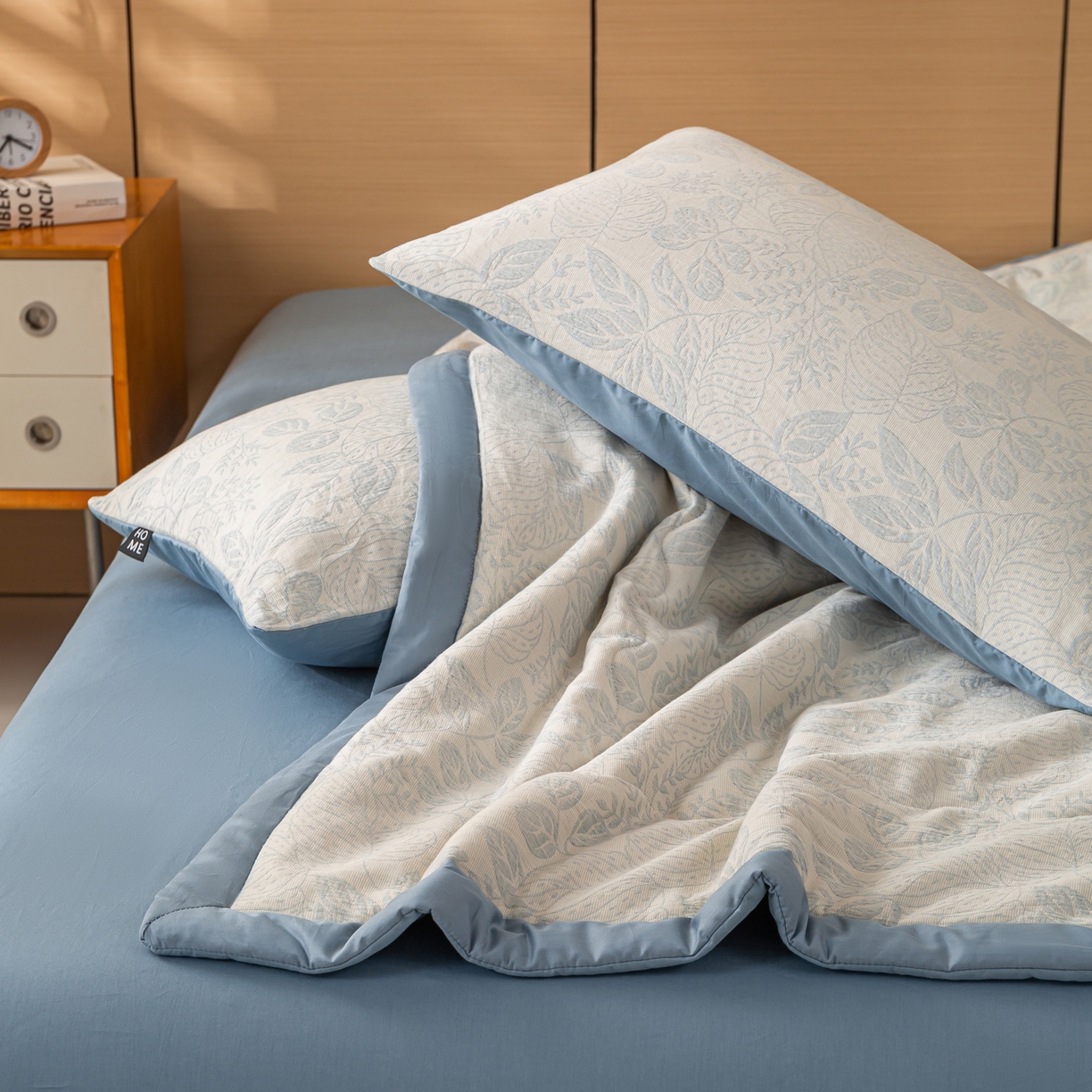 91家纺网 家纺一手货源 找家纺 恋人优选 2026新款全棉三层提花夏被空调被 茎叶时光-蓝