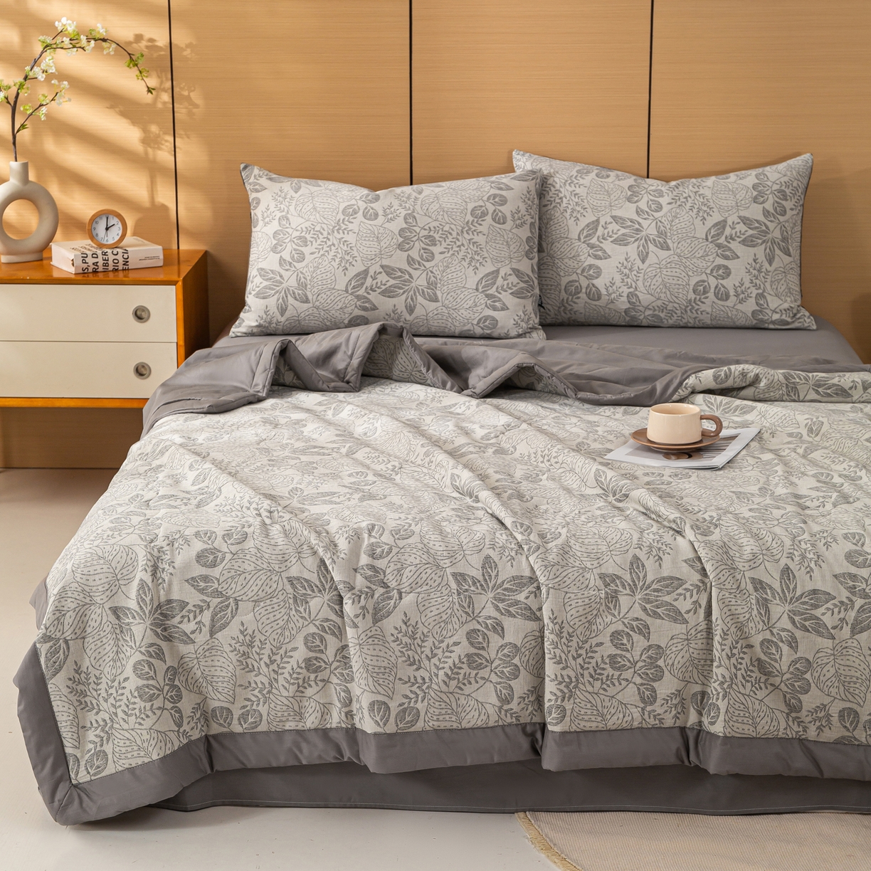 91家纺网 家纺一手货源 找家纺 恋人优选 2026新款全棉三层提花夏被空调被 茎叶时光-灰