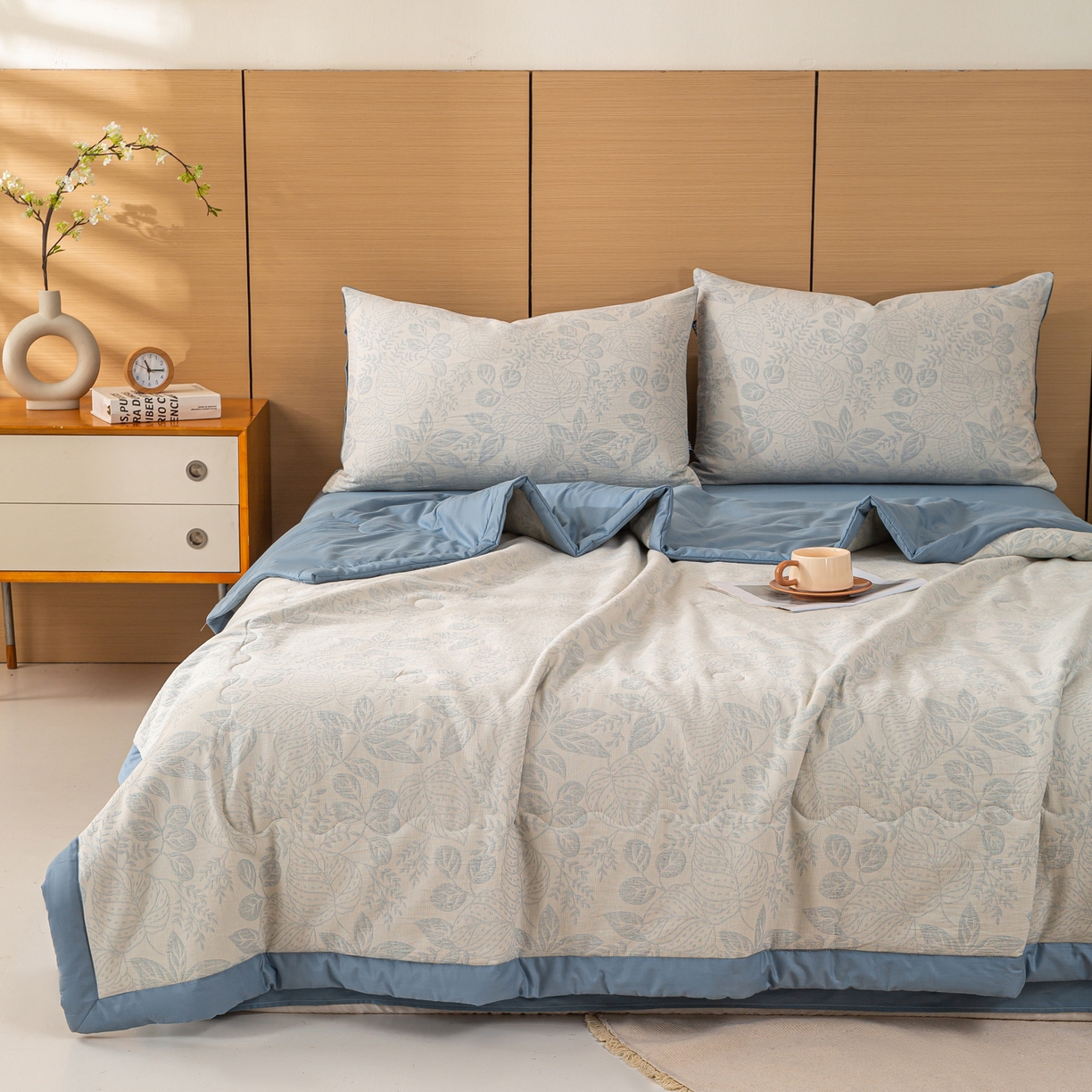 91家纺网 家纺一手货源 找家纺 恋人优选 2026新款全棉三层提花夏被空调被 茎叶时光-蓝