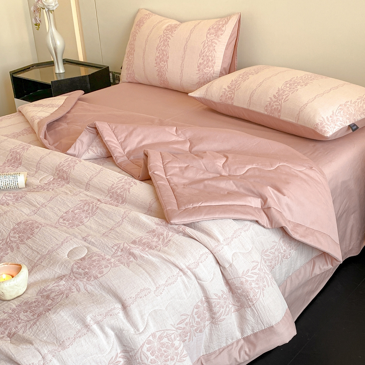 91家纺网 家纺一手货源 找家纺 恋人优选 2026新款全棉三层提花夏被空调被 花蔓吟-粉