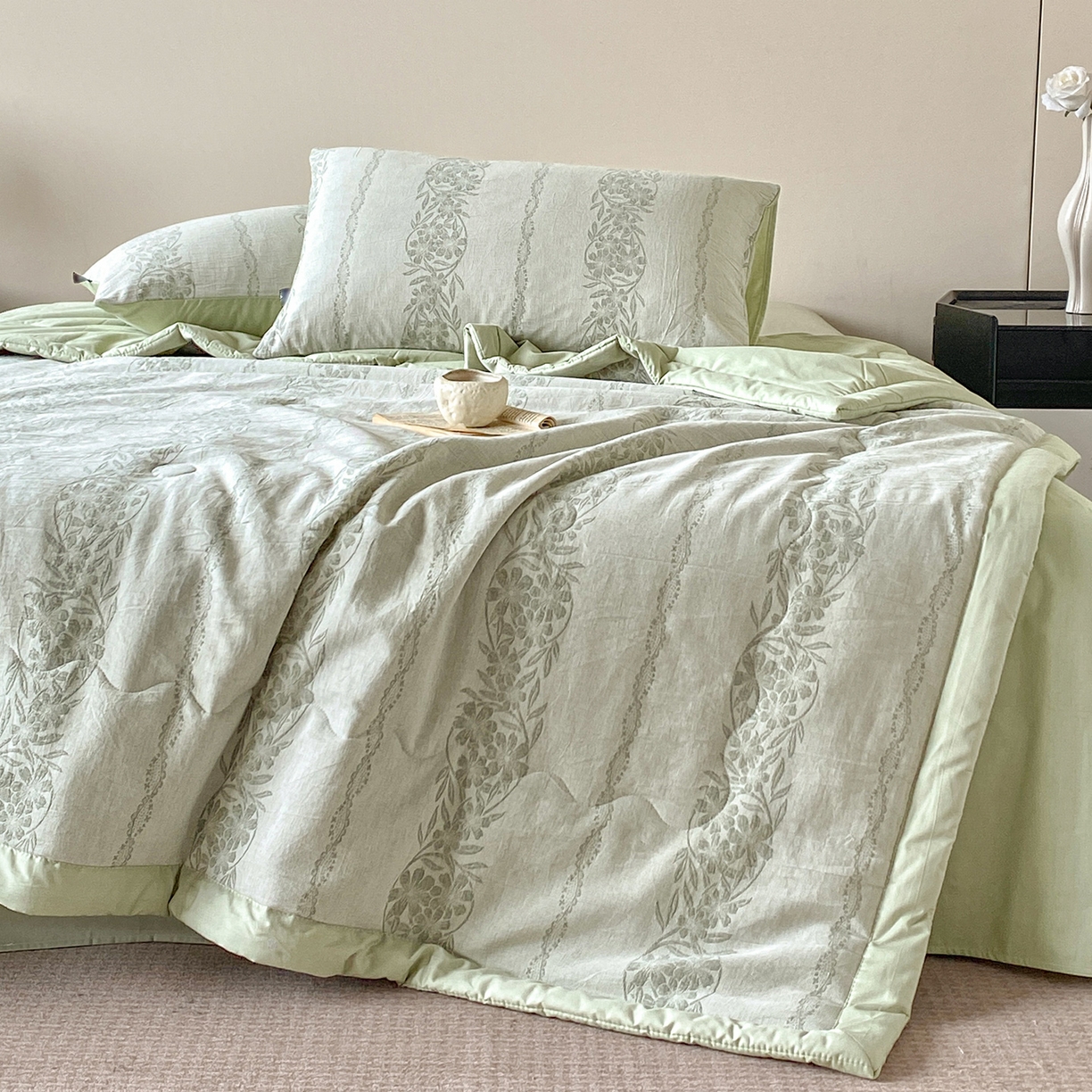 91家纺网 家纺一手货源 找家纺 恋人优选 2026新款全棉三层提花夏被空调被 花蔓吟-绿