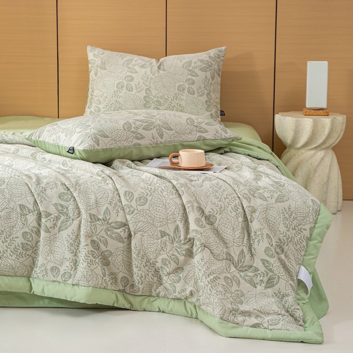 91家纺网 家纺一手货源 找家纺 恋人优选 2026新款全棉三层提花夏被空调被 茎叶时光-绿
