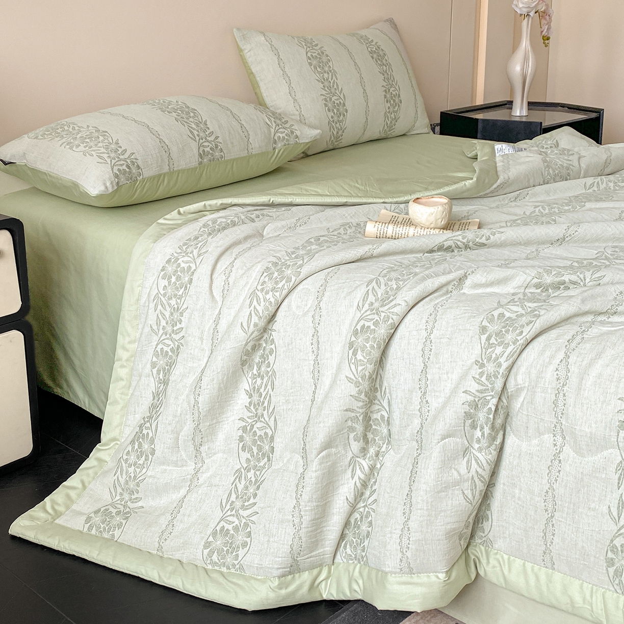 91家纺网 家纺一手货源 找家纺 恋人优选 2026新款全棉三层提花夏被空调被 花蔓吟-绿