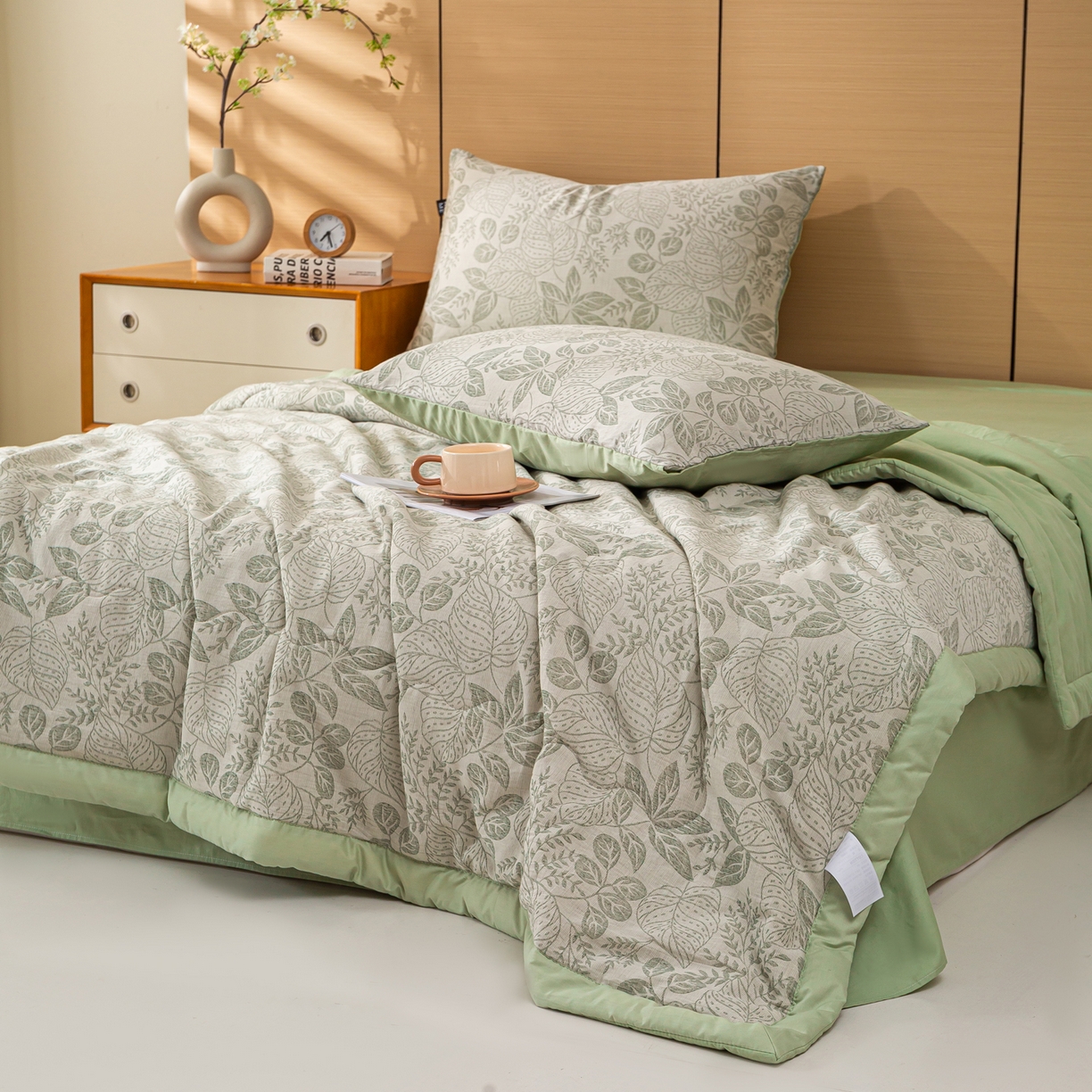 91家纺网 家纺一手货源 找家纺 恋人优选 2026新款全棉三层提花夏被空调被 茎叶时光-绿