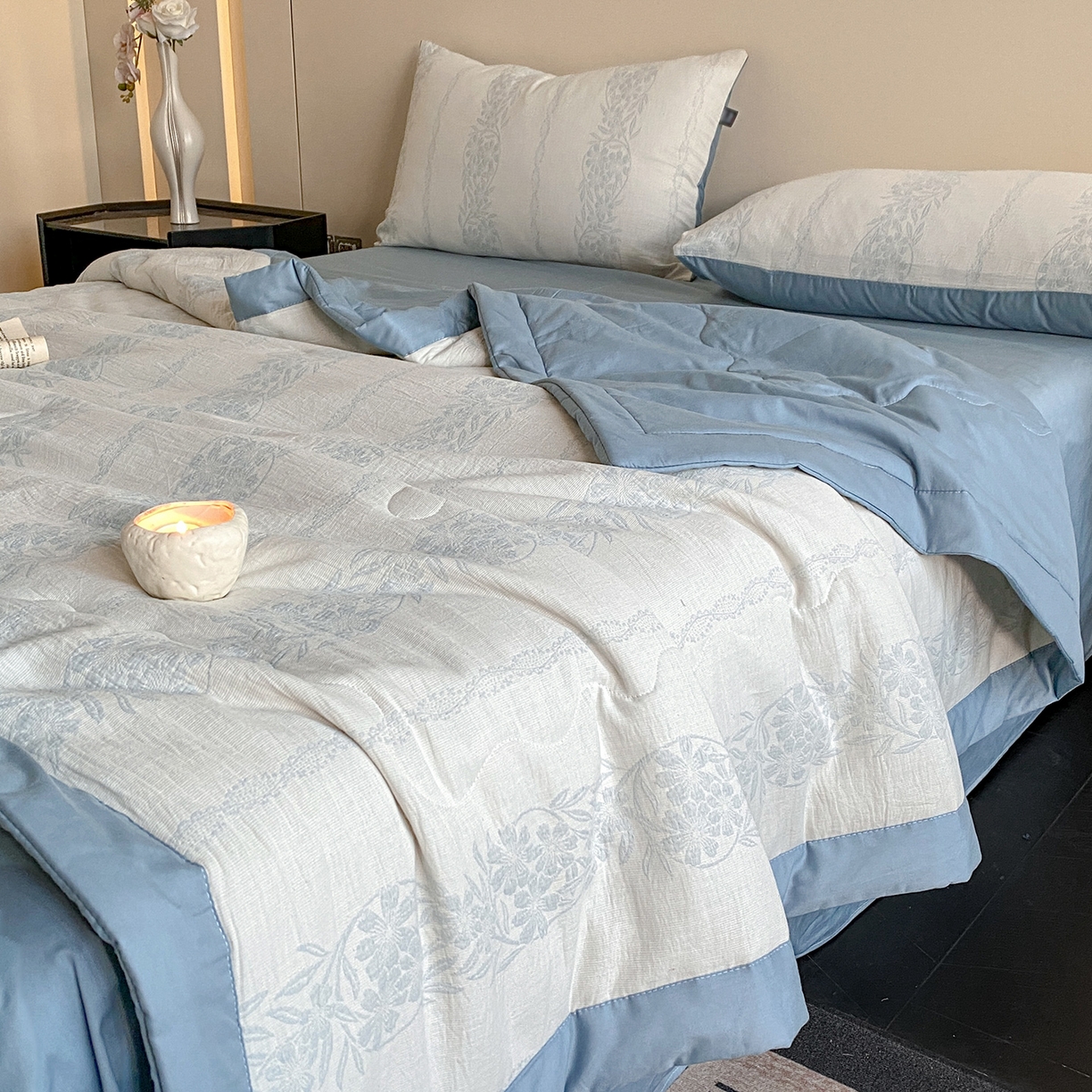 91家纺网 家纺一手货源 找家纺 恋人优选 2026新款全棉三层提花夏被空调被 花蔓吟-兰