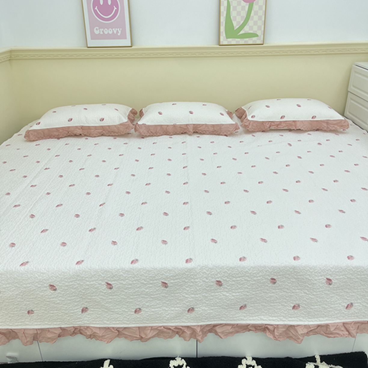 91家纺网 家纺一手货源 找家纺 禧瑞谷 2026法式纯棉绗缝全棉榻榻米床盖防滑加厚纯棉床单夹棉三件套床盖纯棉东北农大炕盖 奶油草莓