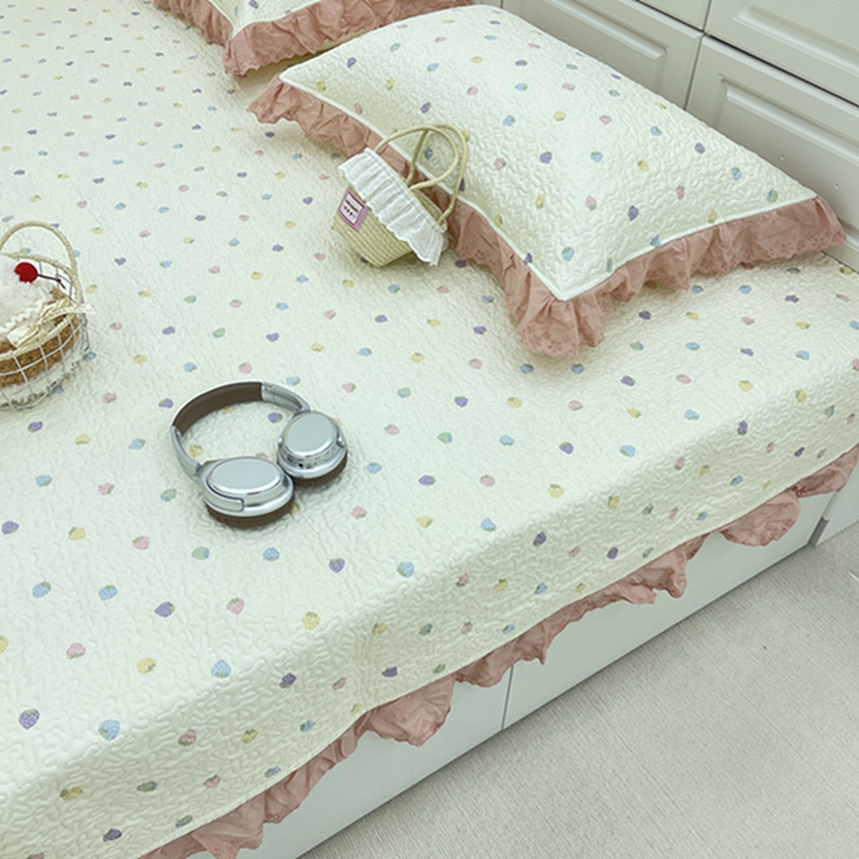 91家纺网 家纺一手货源 找家纺 禧瑞谷 2026法式纯棉绗缝全棉榻榻米床盖防滑加厚纯棉床单夹棉三件套床盖纯棉东北农大炕盖 七彩草莓