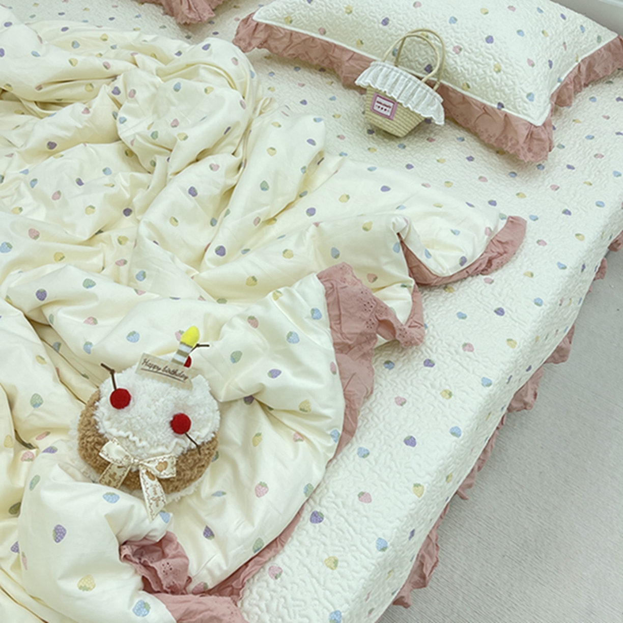 91家纺网 家纺一手货源 找家纺 禧瑞谷 2026法式纯棉绗缝全棉榻榻米床盖防滑加厚纯棉床单夹棉三件套床盖纯棉东北农大炕盖 七彩草莓