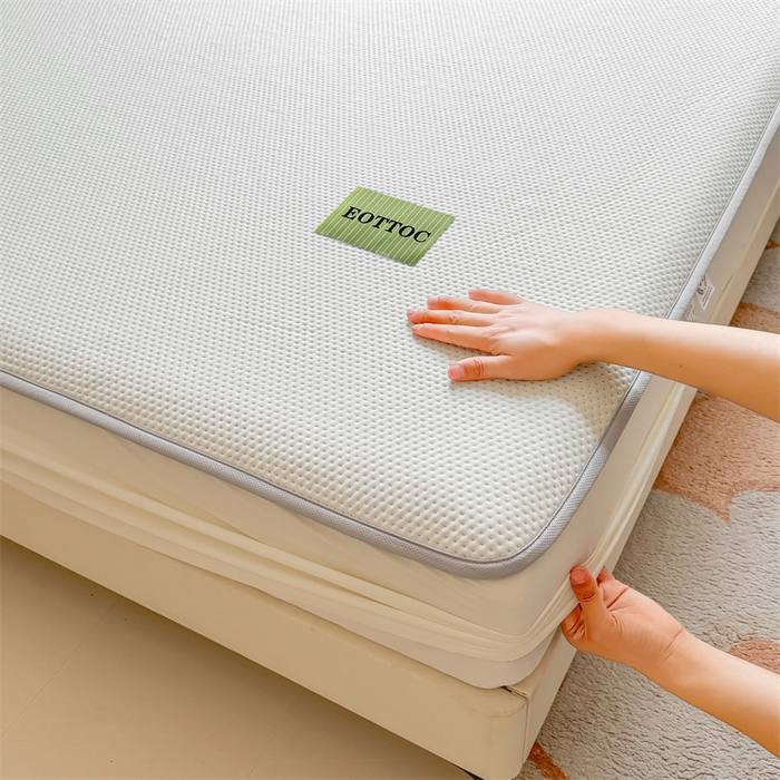 91家纺网 家纺一手货源 找家纺 （总）雯豆家纺 2026春夏新款凉感丝豆豆床笠三件套加厚三明治床垫保护套